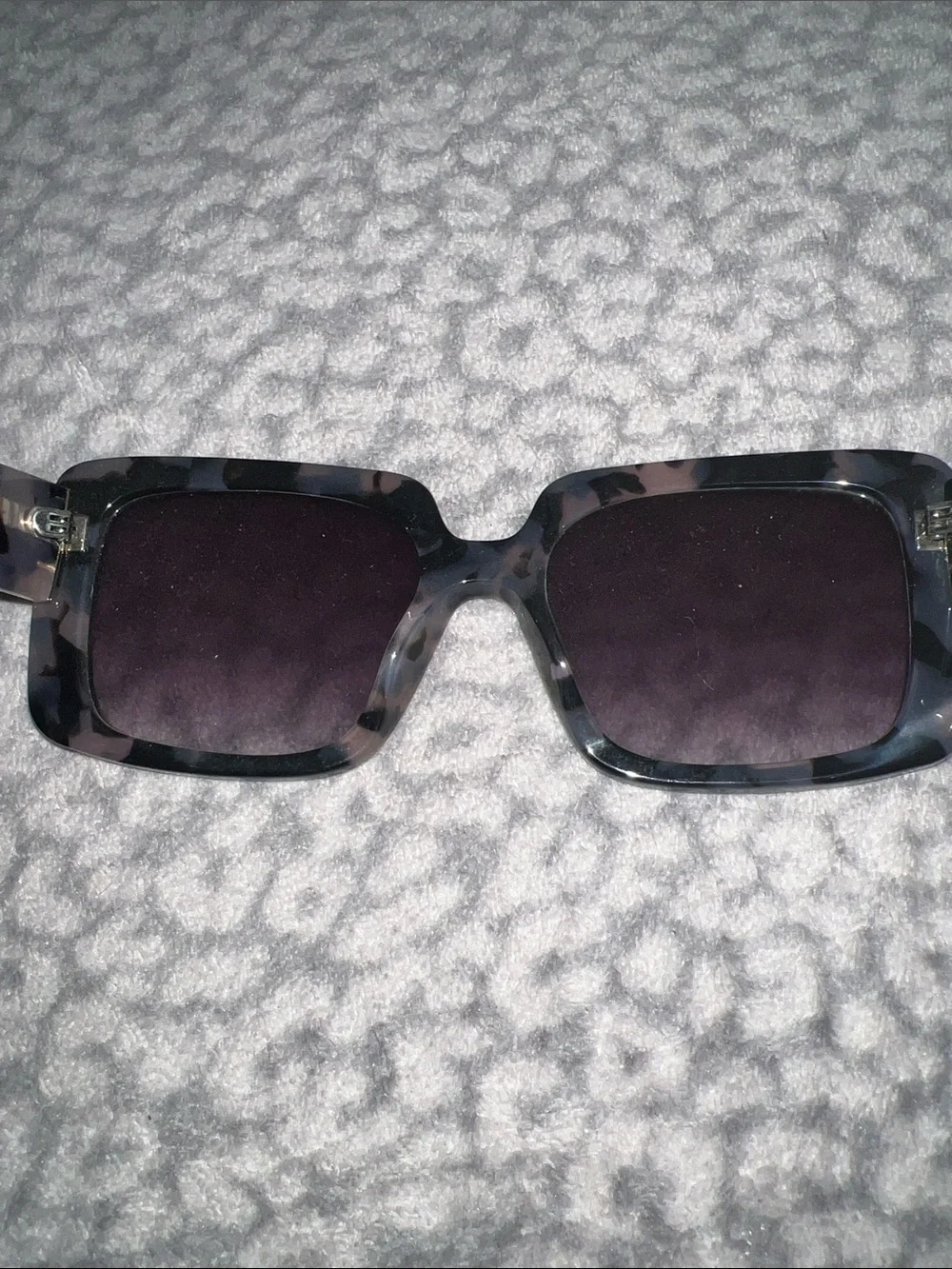 Quay Australia Women’s Milky Tortoise Smoke Total Vibe Sunglasses
